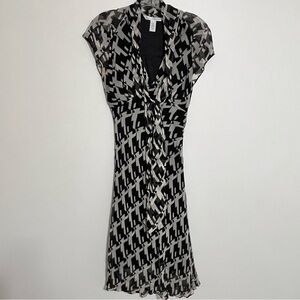 EUC Diane von Furstenberg Black/White silk midi dress Size 6